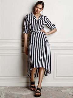 Deepika Padukone feet photo thumbnail
