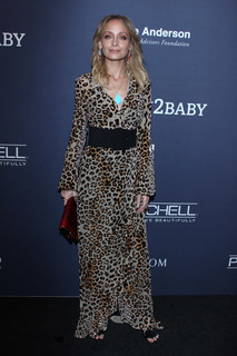 Nicole Richie feet photo thumbnail