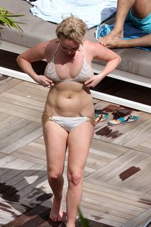 Jorgie Porter feet photo thumbnail
