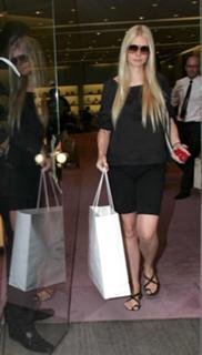 Gwyneth Paltrow feet photo thumbnail