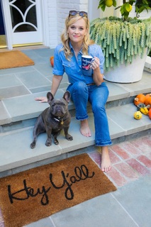Reese Witherspoon feet photo thumbnail