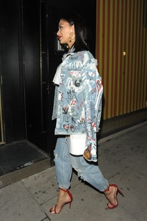 Nicole Scherzinger feet photo thumbnail