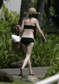 Kirsten Dunst feet photo thumbnail