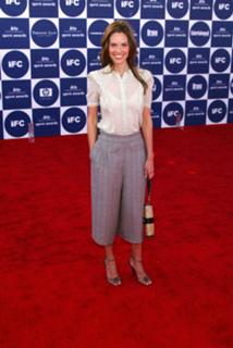 Hilary Swank feet photo thumbnail
