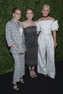 Kristen Stewart feet photo thumbnail