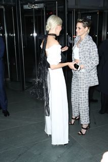 Kristen Stewart feet photo thumbnail