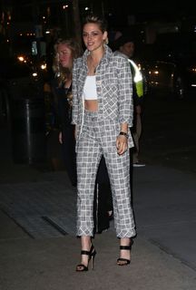 Kristen Stewart feet photo thumbnail