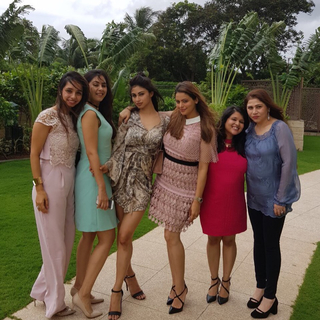 Mouni Roy feet photo thumbnail
