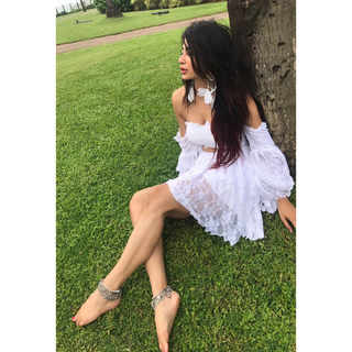 Mouni Roy feet photo thumbnail