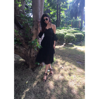 Mouni Roy feet photo thumbnail