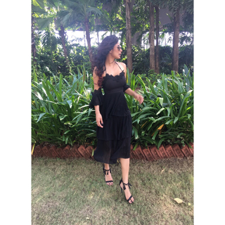Mouni Roy feet photo thumbnail