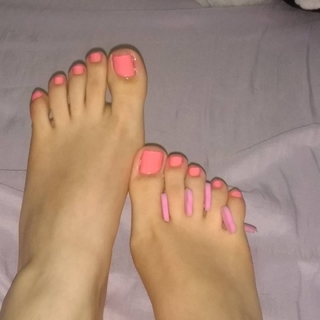 Isa Pes feet photo thumbnail