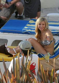 Kristen Bell feet photo thumbnail