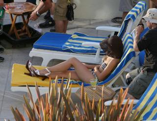Kristen Bell feet photo thumbnail