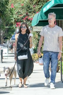 Selma Blair feet photo thumbnail