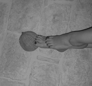 Xenia Tchoumitcheva feet photo thumbnail