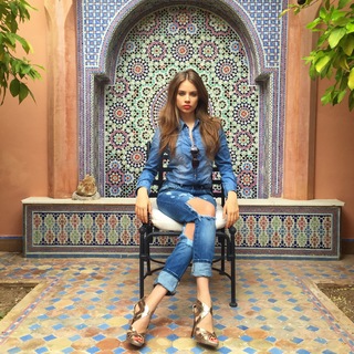Xenia Tchoumitcheva feet photo thumbnail
