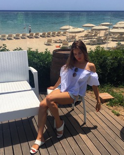Xenia Tchoumitcheva feet photo thumbnail