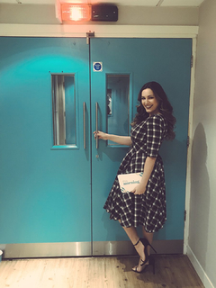 Kelly Brook feet photo thumbnail