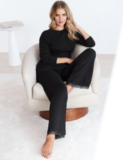 Rosie Huntington-Whiteley feet photo thumbnail