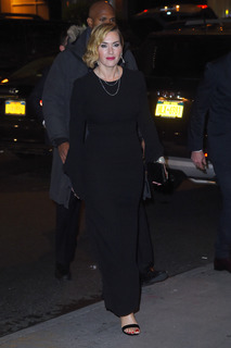 Kate Winslet feet photo thumbnail