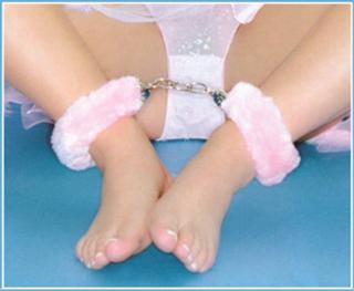 Katie Price feet photo thumbnail