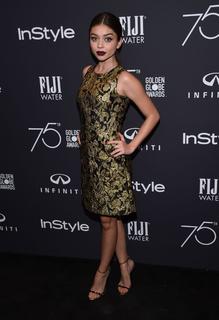 Sarah Hyland feet photo thumbnail
