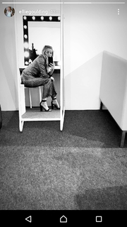 Ellie Goulding feet photo thumbnail