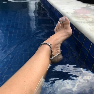 Karin Klemp feet photo thumbnail