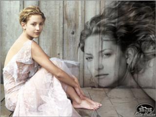 Kate Hudson feet photo thumbnail