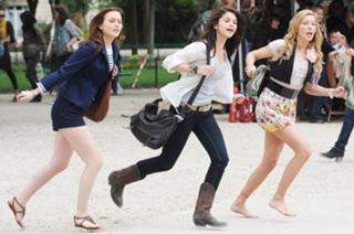 Katie Cassidy feet photo thumbnail