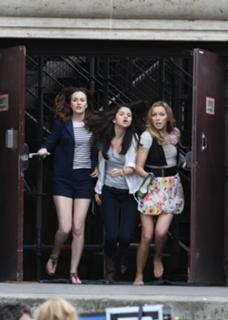 Katie Cassidy feet photo thumbnail