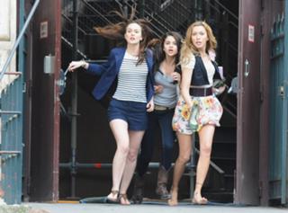 Katie Cassidy feet photo thumbnail