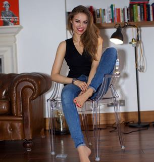 Xenia Tchoumitcheva feet photo thumbnail