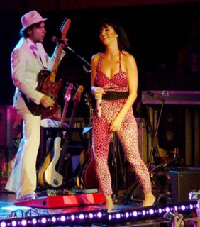 Katy Perry feet photo thumbnail