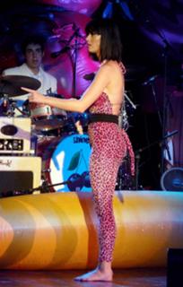 Katy Perry feet photo thumbnail