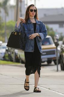 Lily Collins feet photo thumbnail
