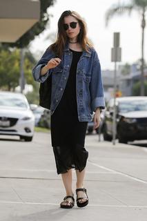 Lily Collins feet photo thumbnail