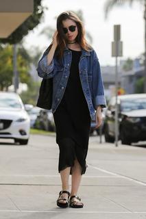 Lily Collins feet photo thumbnail
