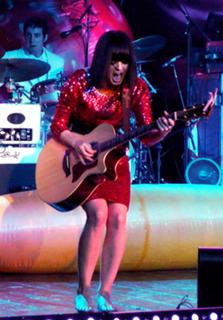 Katy Perry feet photo thumbnail