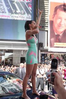Katy Perry feet photo thumbnail