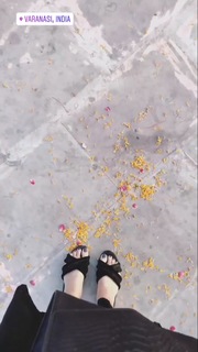 Shay Mitchell feet photo thumbnail