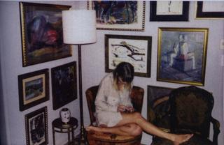 Taylor Swift feet photo thumbnail
