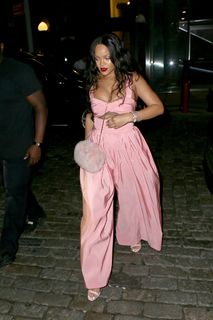 Rihanna feet photo thumbnail