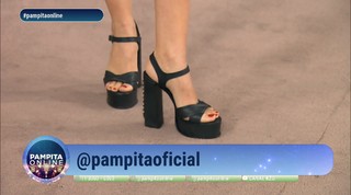 Carolina Ardohain feet photo thumbnail