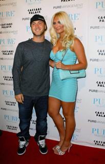 Brooke Hogan feet photo thumbnail