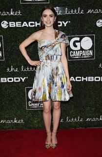 Lily Collins feet photo thumbnail