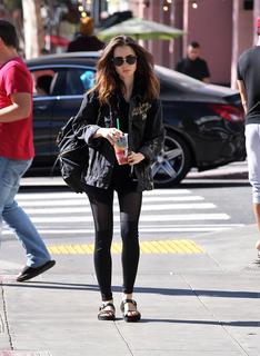 Lily Collins feet photo thumbnail