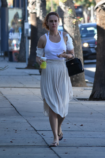 Rumer Willis feet photo thumbnail