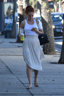 Rumer Willis feet photo thumbnail